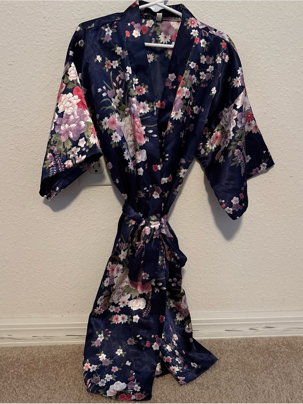 Beautiful Unbranded Floral Satin Kimono Robe Youth Size 10 Navy Loungewear Pinks